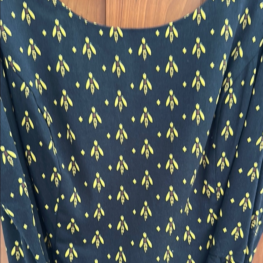 Elegant Black and Yellow Patterned Dress - Picture 4 of 7